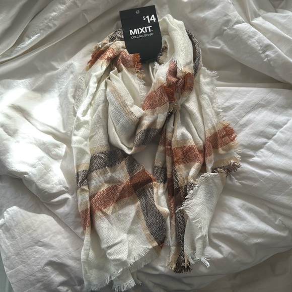 MIXIT Oblong Scarf - Picture 1 of 3